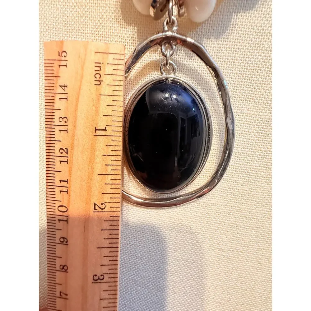 Vintage NOS Macys Black White Pendant Necklace 18”+4”